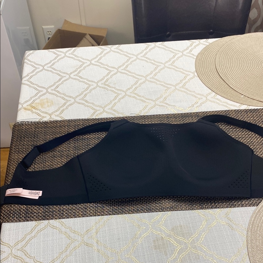 Victoria's Secret Black Bra - Picture 4 of 8